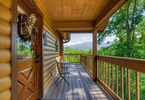 Views, Gorgeous Inside, Game Room, Fire Pit House in Pittman Center