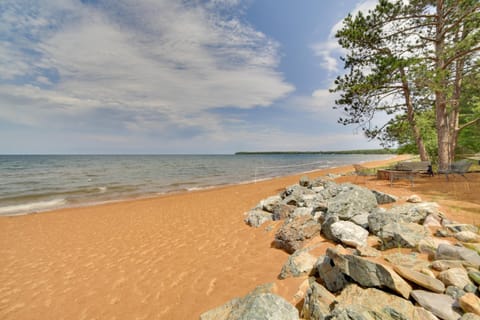Private Beach! Year-Round Lake Superior Retreat House in Big Bay