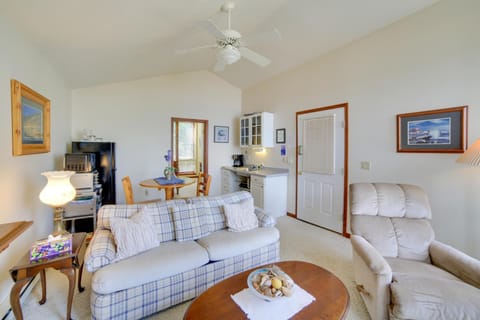 Private Beach! Year-Round Lake Superior Retreat House in Big Bay