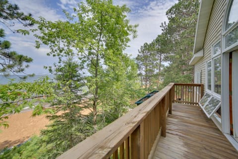 Lakefront Lookout! Private Sand Beach on Superior House in Big Bay