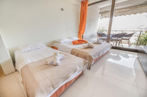 Bed, View (from property/room), Balcony/Terrace, Photo of the whole room, Bedroom, towels