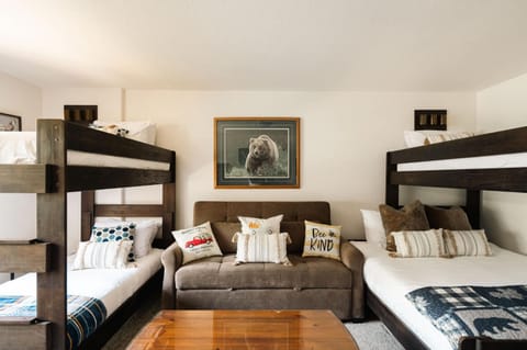 Bed, Seating area, Bedroom, bunk bed