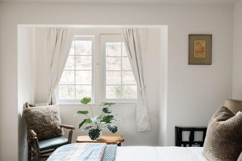 Bed, Seating area, Bedroom