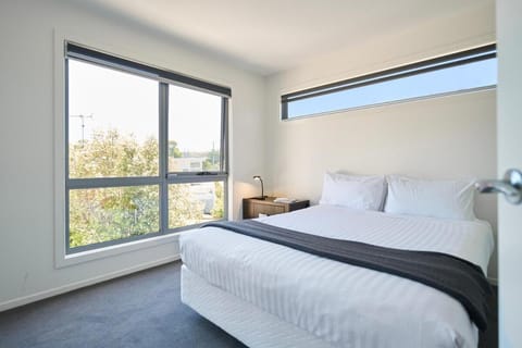 Deja Blue 1 - Freycinet House in Coles Bay