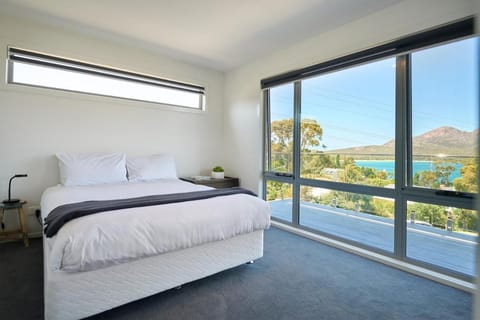 Deja Blue 1 - Freycinet House in Coles Bay