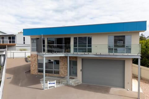 Deja Blue 2 - Freycinet House in Coles Bay