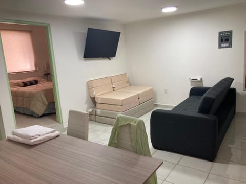 Communal lounge/ TV room, Bed, TV and multimedia, Living room, Bedroom