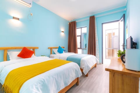 Bed, Bedroom, air conditioner