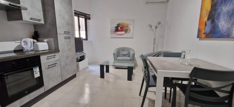 Compact, Convenient 1BR Flat Apartment in Sliema
