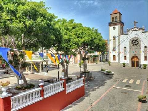 Neighbourhood, Street view
