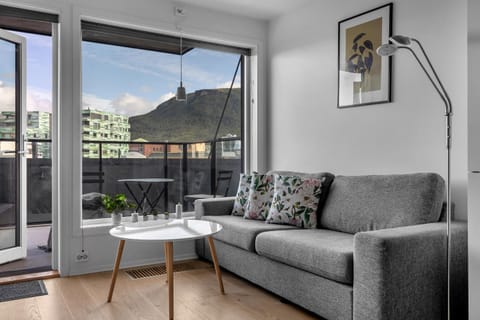 Natural landscape, View (from property/room), Balcony/Terrace, Living room, Seating area, Mountain view