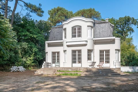 Property building, Facade/entrance, Off site