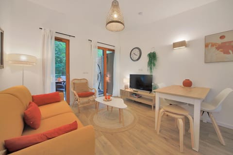 Communal lounge/ TV room, Living room