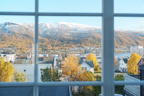 Nearby landmark, Day, Natural landscape, Mountain view