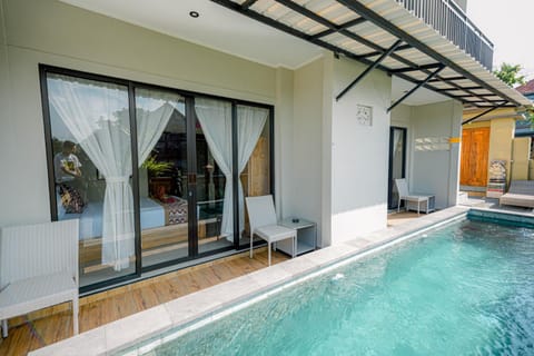 Pool view, Swimming pool