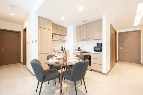 FIRST CLASS 2BR Luxury Canal & Pool Views Apartment in Al Sharjah