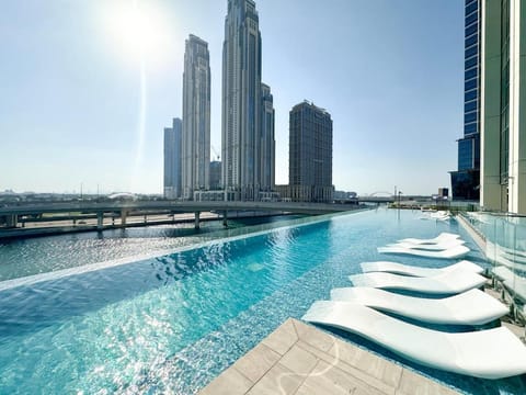 FIRST CLASS 2BR Luxury Canal & Pool Views Apartment in Al Sharjah
