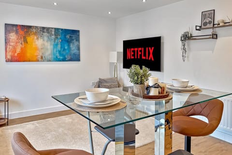 TV and multimedia, Dining area