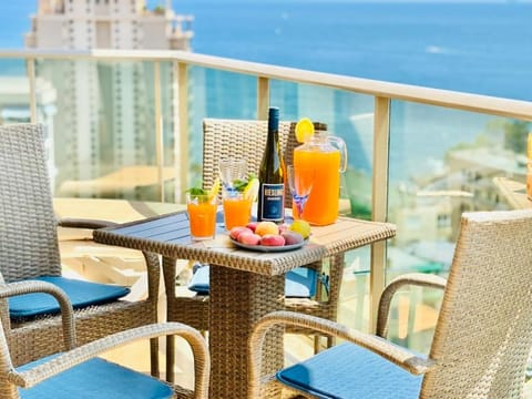 Day, Natural landscape, Balcony/Terrace, Food and drinks, Sea view
