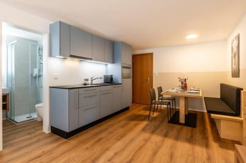 Kitchen or kitchenette, Seating area, Dining area