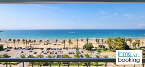 Day, Natural landscape, Beach, City view, Sea view, Street view, Location, Parking