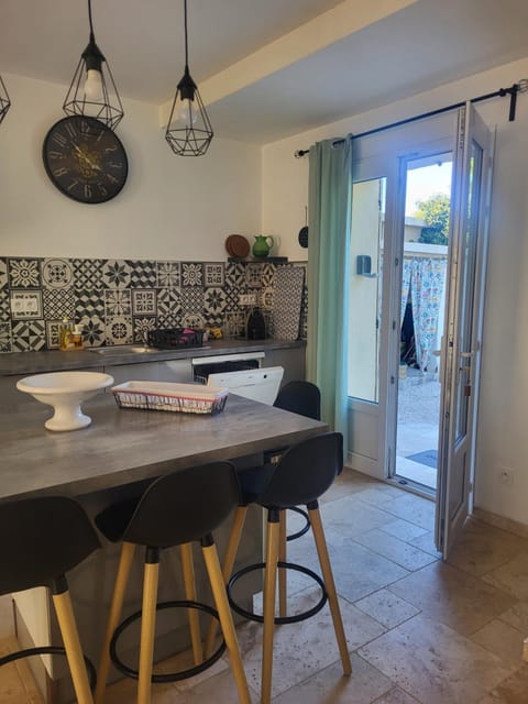 Maison BRIALI avec Jacuzzi espace détente House in Carpentras