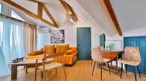 Living room, Seating area, Dining area