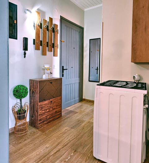 Facade/entrance, laundry, washing machine, washing machine