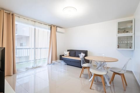 TV and multimedia, Living room, Dining area