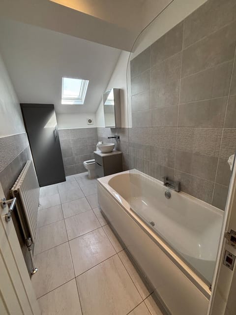 Modern Top Floor Aparment Near Beach Luxury Apartment in West Lancashire District