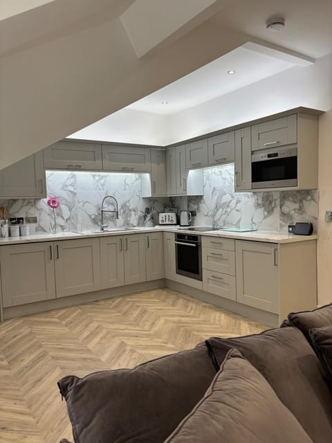 Modern Top Floor Aparment Near Beach Luxury Apartment in West Lancashire District