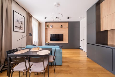 TV and multimedia, Kitchen or kitchenette, Living room, Seating area, Dining area, Evening entertainment