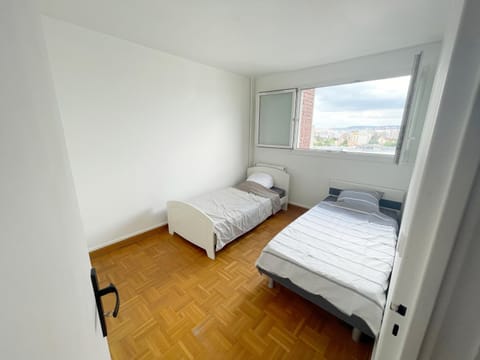 Paris la Défense Auberge Hostel in Île-de-France