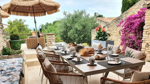 Patio, View (from property/room), Balcony/Terrace, Dining area, Garden view
