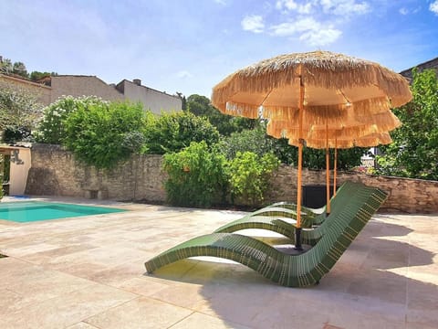 Swimming pool, sunbed