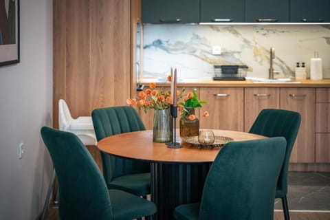 TRINAVIS Boutique Apartments, OWN PRIVATE PARKING, City Center, Entire Apartment Apartment in Veliko Tarnovo