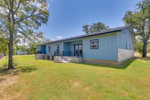1 Mi to Lake LBJ Peaceful Home with Patio and Yard! Apartment in Granite Shoals