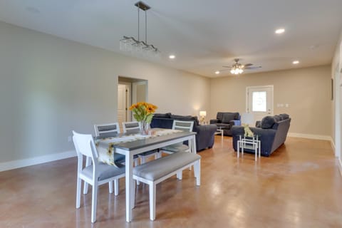 1 Mi to Lake LBJ Peaceful Home with Patio and Yard! Apartment in Granite Shoals