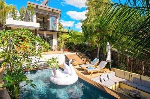 Patio, Garden, Garden view, Pool view, Swimming pool, sunbed