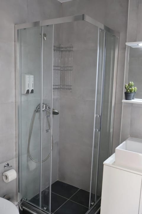 Athenean Porto Pireaus Suites-B1 Apartment in Pireas