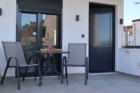 Athenean Porto Pireaus Suites-B1 Apartment in Pireas