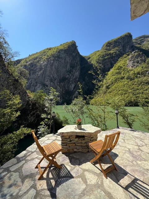 Restaurant/places to eat, Seating area