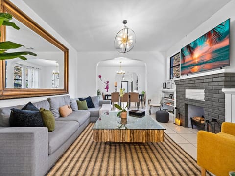 Villa Tranquillo Calle Ocho Pool & Hot Tub House in Coral Gables