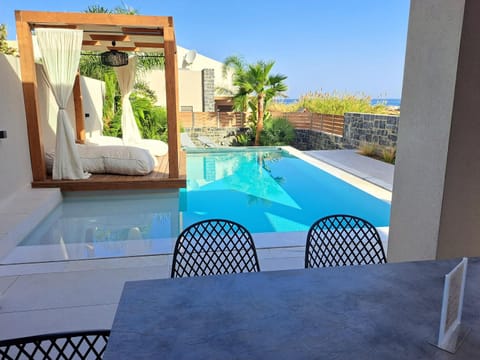 Day, Pool view, Swimming pool, sunbed
