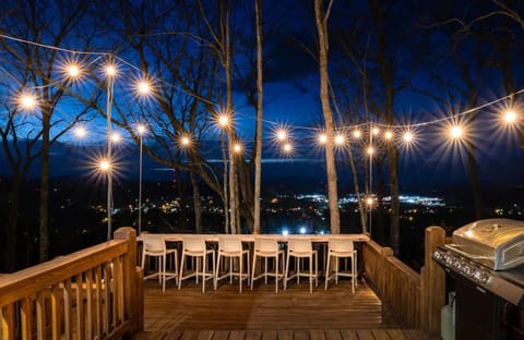 Eagles Haven - Two Cabins with Massive Deck & Views Cabin in Blue Ridge