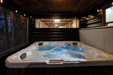 Eagles Haven - Two Cabins with Massive Deck & Views Cabin in Blue Ridge