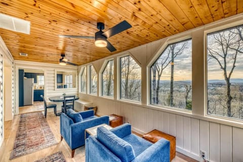 Eagles Haven - Two Cabins with Massive Deck & Views Cabin in Blue Ridge
