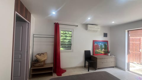 Chambre villa la mahaudiere Bed and Breakfast in Les Abymes