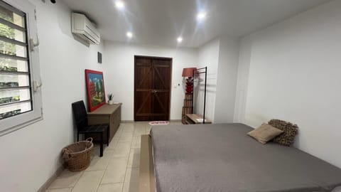 Chambre villa la mahaudiere Bed and Breakfast in Les Abymes