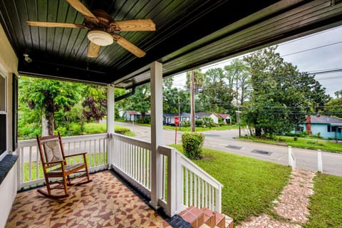 Walkable to FSU Campus Cozy Retreat with Deck! House in Tallahassee